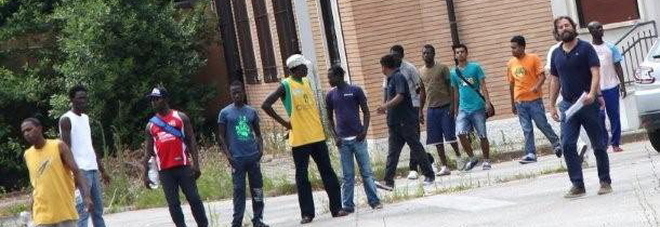 Decreto Salvini, primo effetto: espulso il profugo sorpreso con la droga all'ex Serena Decreto Salvini, primo effetto: espulso il profugo sorpreso con la droga all'ex Serena