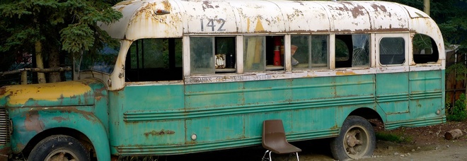 Sulle tracce del bus di Into The Wild: cinque turisti italiani salvati in Alaska