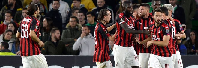 Suso salva il Milan a Siviglia,
la qualificazione resta aperta