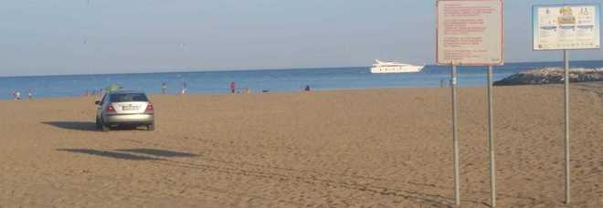 «Mi faccio un giro in spiaggia... con l'auto»: 40enne ubriaco s'insabbia a pochi metri dal mare «Mi faccio un giro in spiaggia... con l'auto»: 40enne ubriaco s'insabbia a pochi metri dal mare