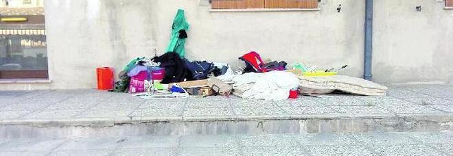 La rivolta dei residenti del condominio Primavera: «Degrado e il Comune ci ha abbandonati» La rivolta dei residenti del condominio Primavera: «Degrado e il Comune ci ha abbandonati»