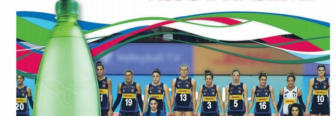 L'acqua Uliveto ringrazia le azzurre del volley ma copre le ragazze di colore: scoppia la polemica