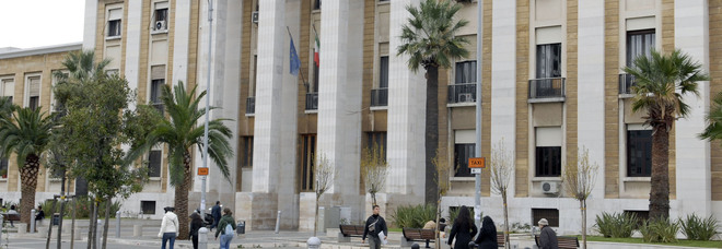 Muore dopo la colonscopia, chiesto il processo per 18 tra medici e infermieri del Policlinico Muore dopo la colonscopia, chiesto il processo per 18 tra medici e infermieri del Policlinico