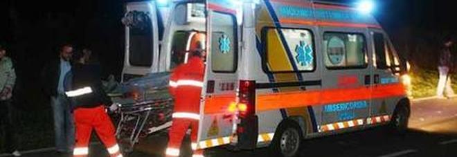 Finisce col fuori strada
in una scarpata, muore
43enne, un ferito grave