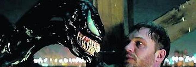 Venom eroe buono che gioca con Hardy Venom eroe buono che gioca con Hardy