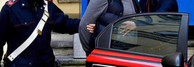 Furti e rapine: 94 colpi in poco più di un anno. Arrestati i "vampiri" Furti e rapine: 94 colpi in poco più di un anno. Arrestati i "vampiri"