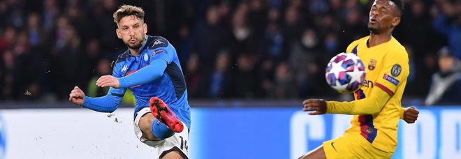 Napoli-Barça 1-1: Mertens come Hamsik ma non basta. Qualificazione aperta