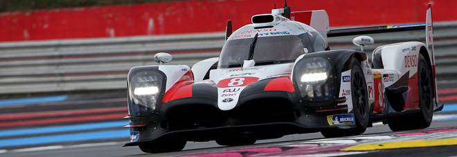 Alonso al volante della TS050 in Francia