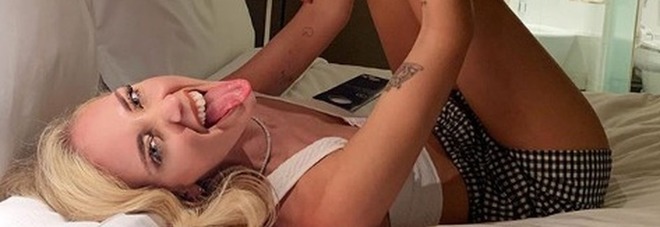Chiara Ferragni e Leone
sul letto, ma i fan notano
2 particolari: «Combo letale»