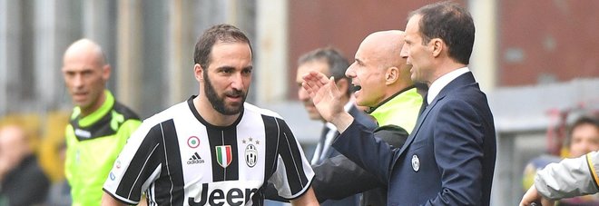 Allegri: «Sarri ha preso la squadra
di Benitez e ha arretrato Hamsik»