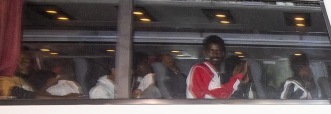 La beffa dei 50 migranti in fuga: imbarazzo di Viminale e vescovi La beffa dei 50 migranti in fuga: imbarazzo di Viminale e vescovi