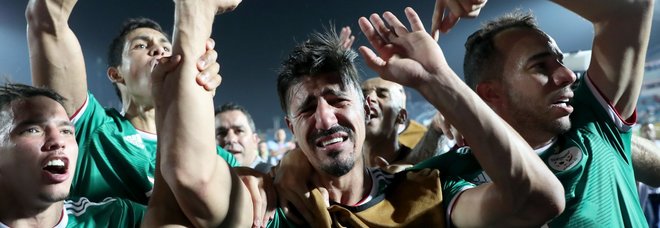 Coppa d'Africa, Algeria in semifinale: caos festeggiamenti in Francia. Un morto e saccheggia a Parigi