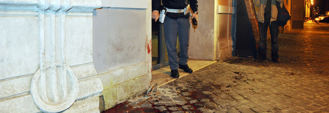 Famiglia aggredisce e picchia carabiniere donna alla festa del paese: arrestata Famiglia aggredisce e picchia carabiniere donna alla festa del paese: arrestata