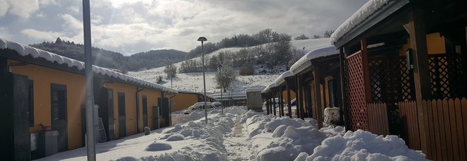 Ondata di gelo sulle Marche:
neve nel cratere sismico
black out e raffica di incidenti