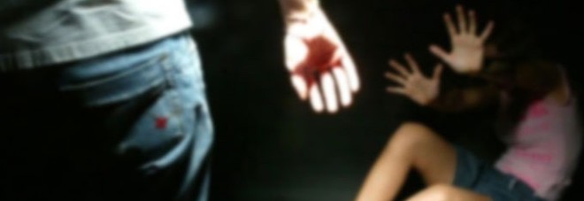 Viene violentata dallo zio e resta incinta, ragazza trova il coraggio di denunciarlo dopo 5 anni Viene violentata dallo zio e resta incinta, ragazza trova il coraggio di denunciarlo dopo 5 anni
