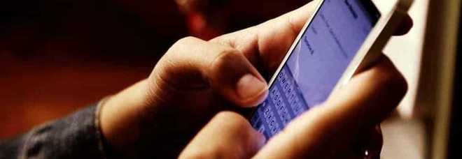 «Smartphone vietati ai minori di 16 anni»: la proposta degli iscritti al M5S (che ora la voteranno) «Smartphone vietati ai minori di 16 anni»: la proposta degli iscritti al M5S (che ora la voteranno)