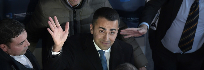 Strage bus Avellino, Di Maio: ci riprenderemo Autostrade Strage bus Avellino, Di Maio: ci riprenderemo Autostrade