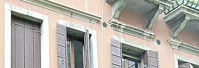 I carabinieri sul posto in pochi minuti si sono trovati davanti Esposito armato I carabinieri sul posto in pochi minuti si sono trovati davanti Esposito armato