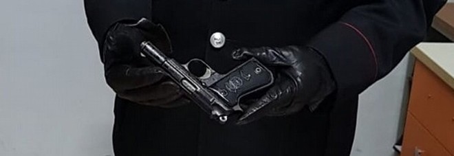 Tragedia in caserma: carabiniere suicida con la pistola d’ordinanza