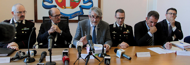 Mafia, rapporti tra i clan di Bari e la Scu di Lecce: 104 arresti. C'è anche il vice presidente di un'associazione antiracket Mafia, rapporti tra i clan di Bari e la Scu di Lecce: 104 arresti. C'è anche il vice presidente di un'associazione antiracket