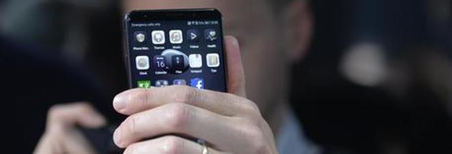 Smartphone Android, scoperto il virus che li trasforma in spie: rubati dati per anni Smartphone Android, scoperto il virus che li trasforma in spie: rubati dati per anni