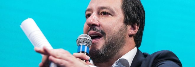 Salvini: nessun limite al contante, stop Imu negozi sfitti, subito flat tax e quota 100 Salvini: nessun limite al contante, stop Imu negozi sfitti, subito flat tax e quota 100