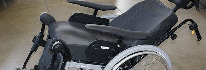 Furto in casa: 46enne ruba la carrozzella elettrica a un disabile Furto in casa: 46enne ruba la carrozzella elettrica a un disabile