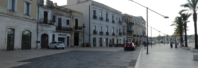 Il Lungomare di Brindisi: già deserto Il Lungomare di Brindisi: già deserto