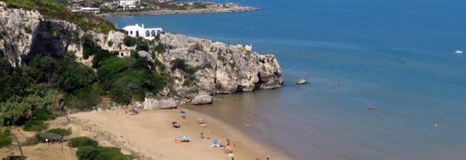 la spiaggia di Zaiana a Peschici la spiaggia di Zaiana a Peschici
