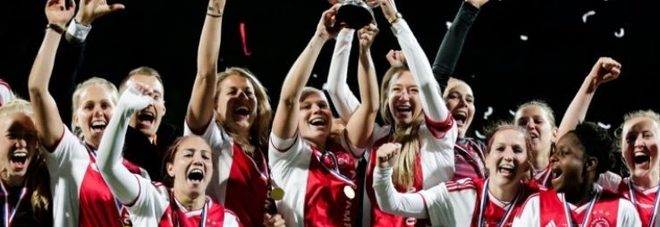 L'Ajax ha varato la parità contrattuale tra uomini e donne