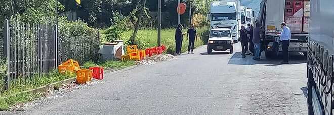 Sora, camion perde il carico: disagi alla coircolazione lungo la tangenziale Schito-colli D’Arte Sora, camion perde il carico: disagi alla coircolazione lungo la tangenziale Schito-colli D’Arte