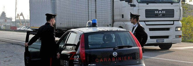 Malore stronca l'autista di un tir lungo la Castellana: i carabinieri trovano l'uomo morto sul volante