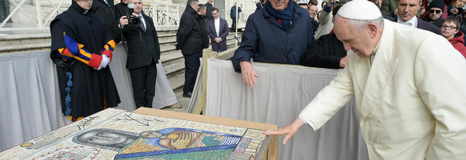 Vaticano dona un palazzo con vista su San Pietro per ospitare i senzatetto Vaticano dona un palazzo con vista su San Pietro per ospitare i senzatetto