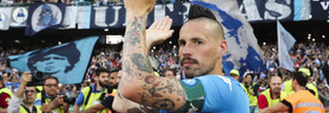 Noi, innamorati di quest'azzurro
ci siamo divertiti con Sarri & Co.