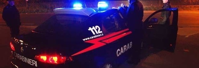 Donna colpita al volto dalla mamma di una ragazza cui faceva ripetizioni