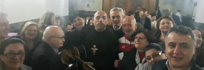 «Non devi mollare»: nel paese di Insigne si canta in chiesa prima di Juve-Napoli