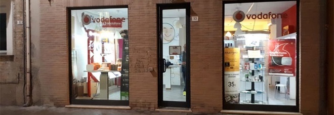 Rapina con il coltello:
il cerchio si stringe
su un 40enne calvo