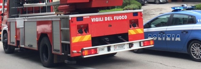Dita incastrate nella macchina
per la pasta: pompieri
costretti a smontarla