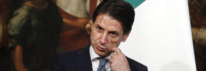 Migranti, scontro tra Italia e Francia. Conte: «Senza scuse di Macron non parto». Tria cancella la visita a Parigi Migranti, scontro tra Italia e Francia. Conte: «Senza scuse di Macron non parto». Tria cancella la visita a Parigi