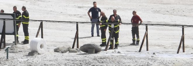 Tre morti nella Solfatara, le lacrime del sindaco di Pozzuoli: «Sono sconvolto» Tre morti nella Solfatara, le lacrime del sindaco di Pozzuoli: «Sono sconvolto»