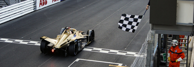 La DS Techeetah di Vergne taglia il traguardo dell'E-Prix di Monaco