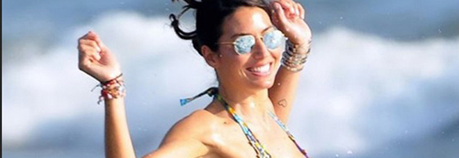 Elisabetta Gregoraci, ferie
a Forte dei Marmi
super sexy: il bikini è al top
