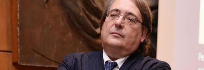 Napoletano: Il Cigno, il Cavaliere e l’Italia nella crisi Napoletano: Il Cigno, il Cavaliere e l’Italia nella crisi