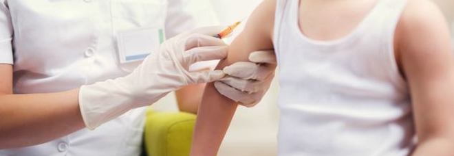 Caos vaccini: bambini irregolari ammessi ad Aosta, ma non a Torino Caos vaccini: bambini irregolari ammessi ad Aosta, ma non a Torino