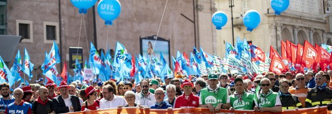 Statali in piazza contro il governo: «Risposte o sciopero generale» Statali in piazza contro il governo: «Risposte o sciopero generale»