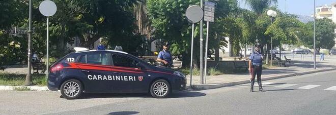 Violenza sessuale a Soverato, abusi su una turista: arrestato un 17enne Violenza sessuale a Soverato, abusi su una turista: arrestato un 17enne
