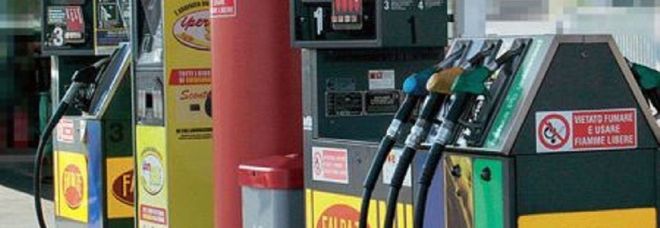 Benzina, nuovi rialzi
Eni e Ip mettono mano
ai listini: ecco i prezzi