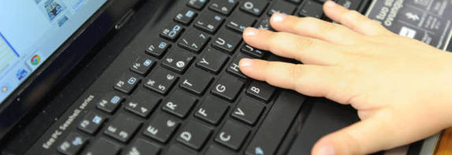 Attenzione: gli hacker sarebbero in grado di violare le password dal modo in cui si digita la tastiera Attenzione: gli hacker sarebbero in grado di violare le password dal modo in cui si digita la tastiera