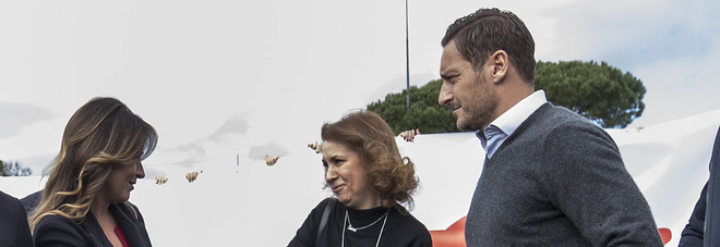 Totti: «La Nazionale? Andremo in vacanza... La Roma avanti in Champions? Dipende tutto da noi»