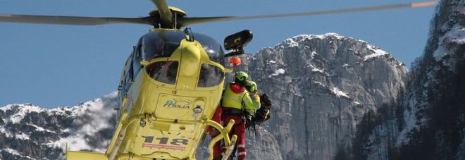 Il soccorso dello sci alpinista a Sella Nevea di Chiusaforte Il soccorso dello sci alpinista a Sella Nevea di Chiusaforte